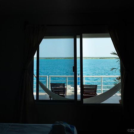 Casa Sol Y Luna Bacalar Bed & Breakfast Екстериор снимка